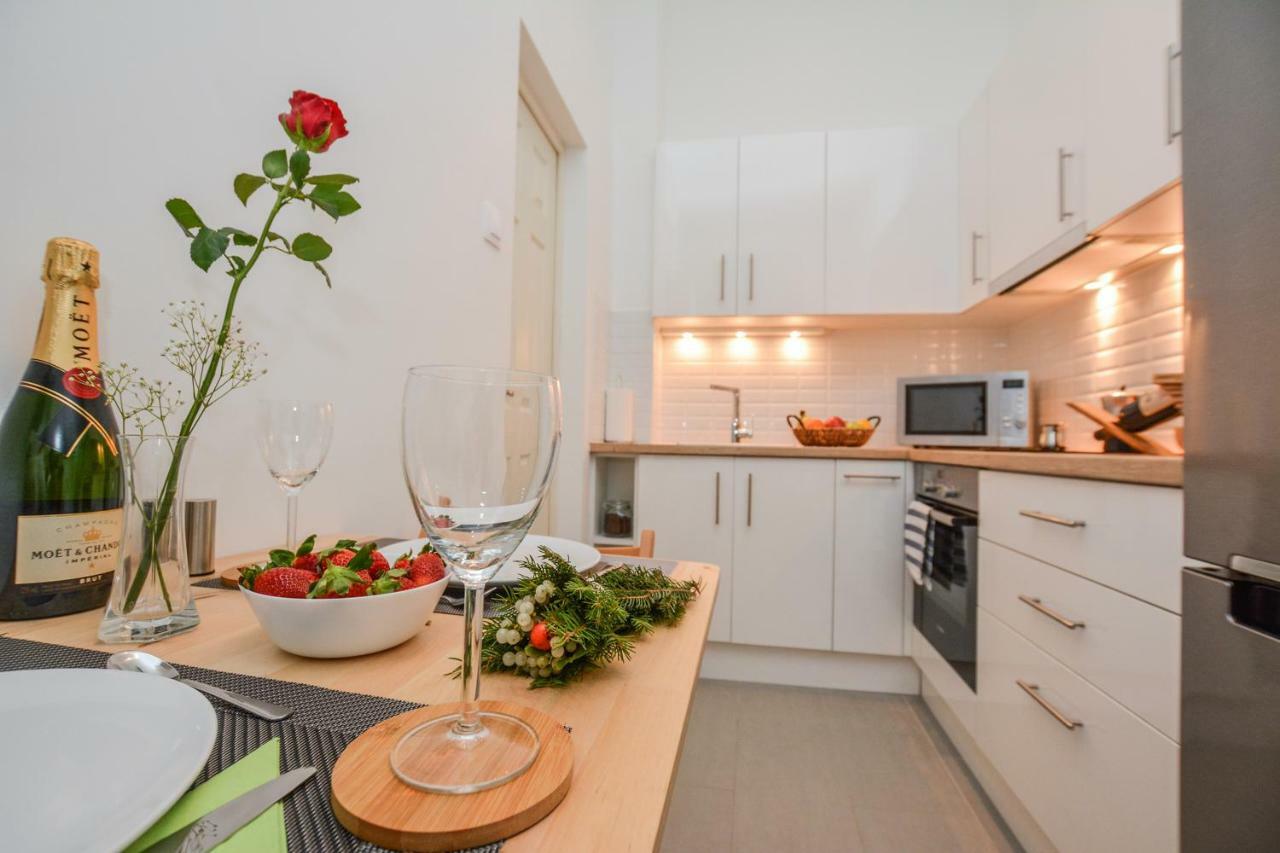 Timeless Apartment With Free Private Parking บูดาเปสต์ ภายนอก รูปภาพ